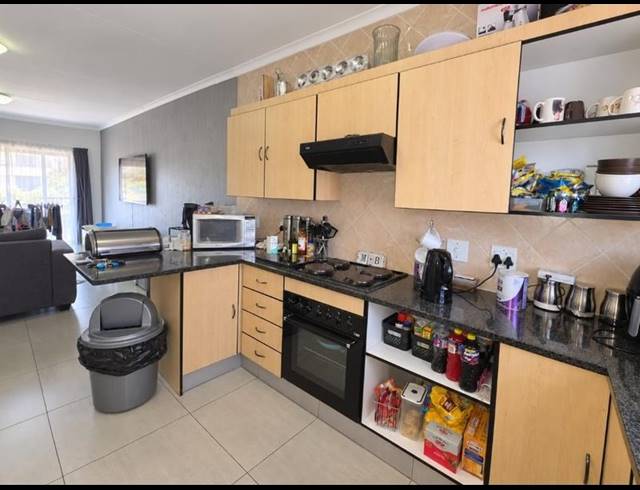 2 BEDROOM TOWNHOUSE FOR SALE IN BRACKENHURST